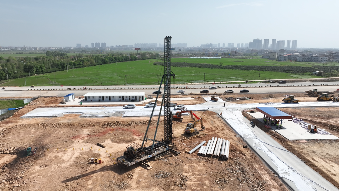 南宾公路二期工程监控分中心房建工程预应力混凝土管桩试桩施工顺利完成